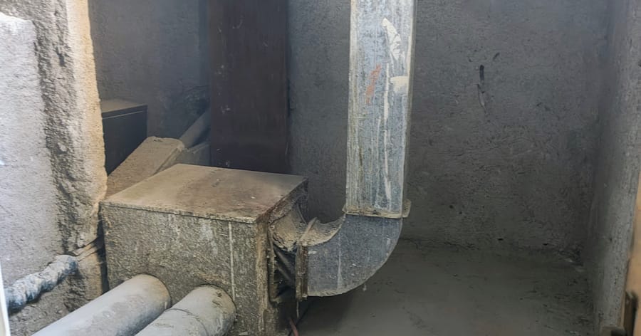 Почистване на таванско помещение 