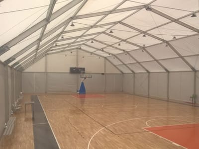 Баскетболно игрище с алуминиева конструкция